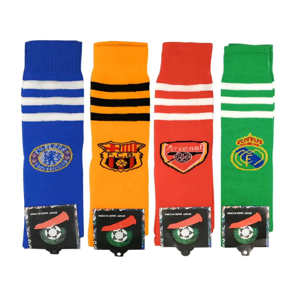 Par de calcetas largas para fútbol con estampado y 3 franjas, variedad / n90