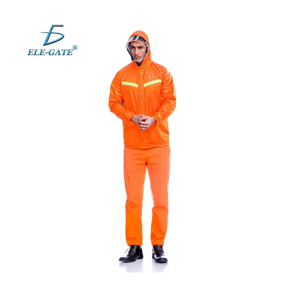 Impermeable completo con visera transparente, tiras reflectoras / hog.310
